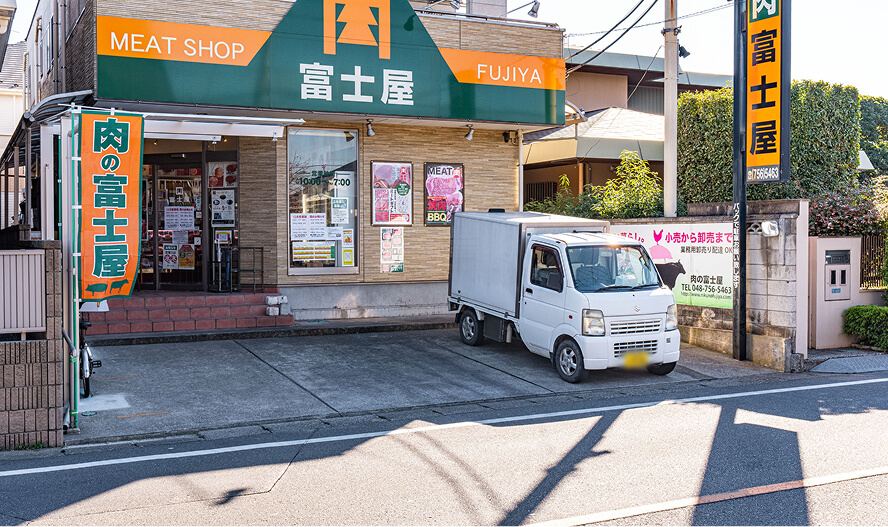 店舗前駐車場【3台分】